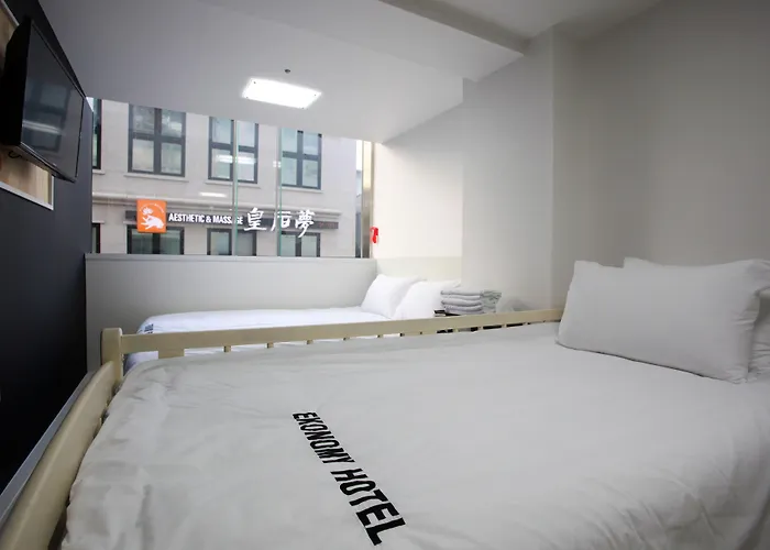 Ekonomy Myeongdong Premier Hostel