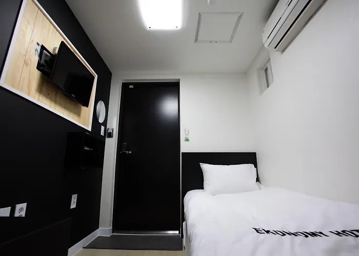 Ekonomy Myeongdong Premier Hostel *