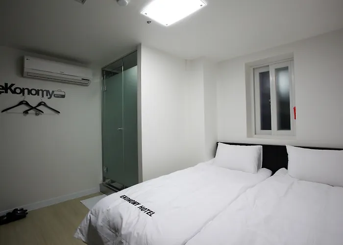 Ekonomy Myeongdong Premier Hostel Seoel
