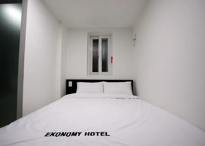 Ekonomy Myeongdong Premier Hostel Seoel