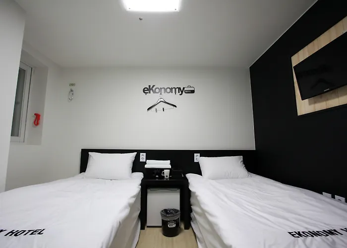 Hostel Ekonomy Myeongdong Premier