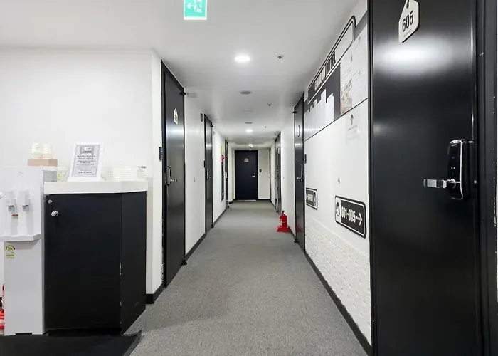 Ekonomy Myeongdong Premier Hostel