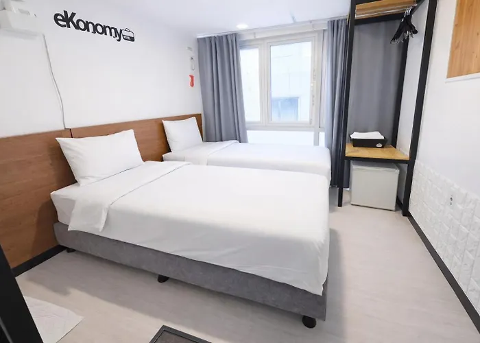 Hostel Ekonomy Myeongdong Premier *