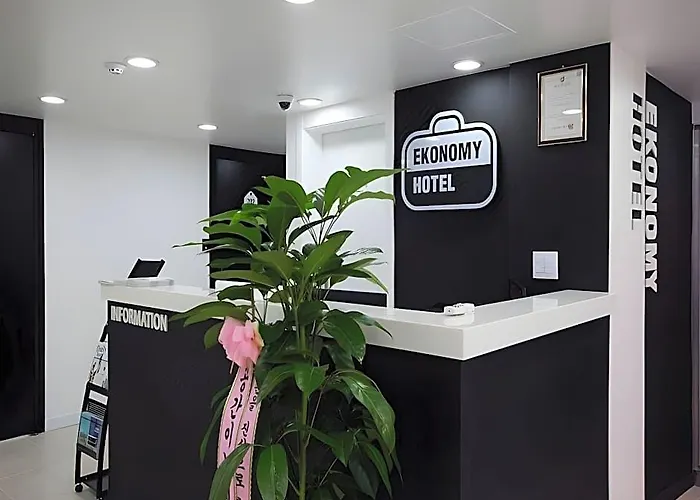 Ekonomy Myeongdong Premier Hostel